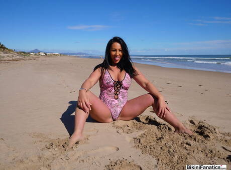 Bikini Fanatics invite you to explore a free photos with Candi Kayne exhibit superb body